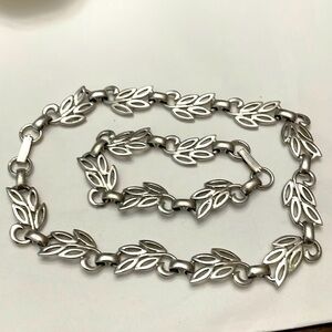 Necklace & bracelet set